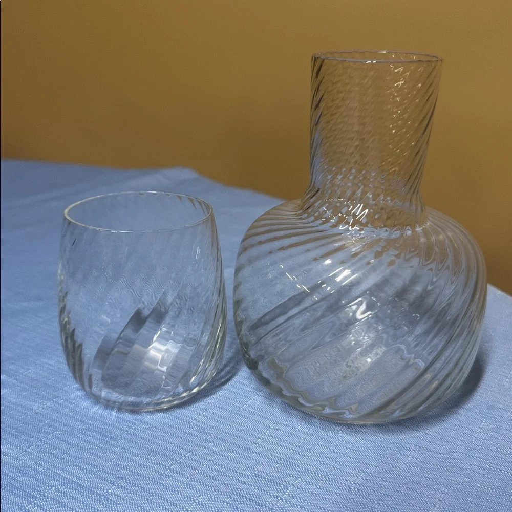Clear Twisted Glass Vase - Home Kitchen